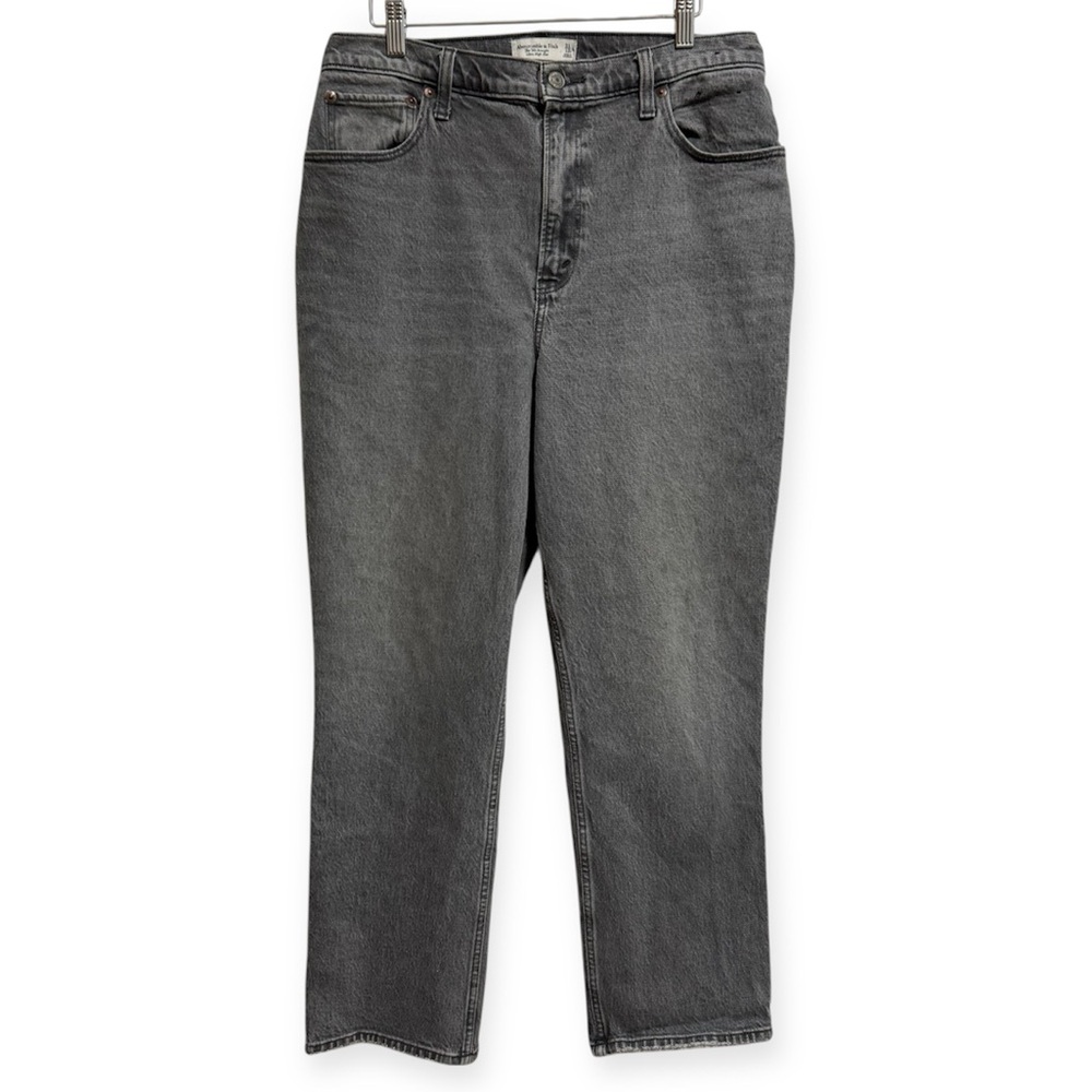 Abercrombie & Fitch Curve Love The 90s Straight Leg High Rise Jeans Short